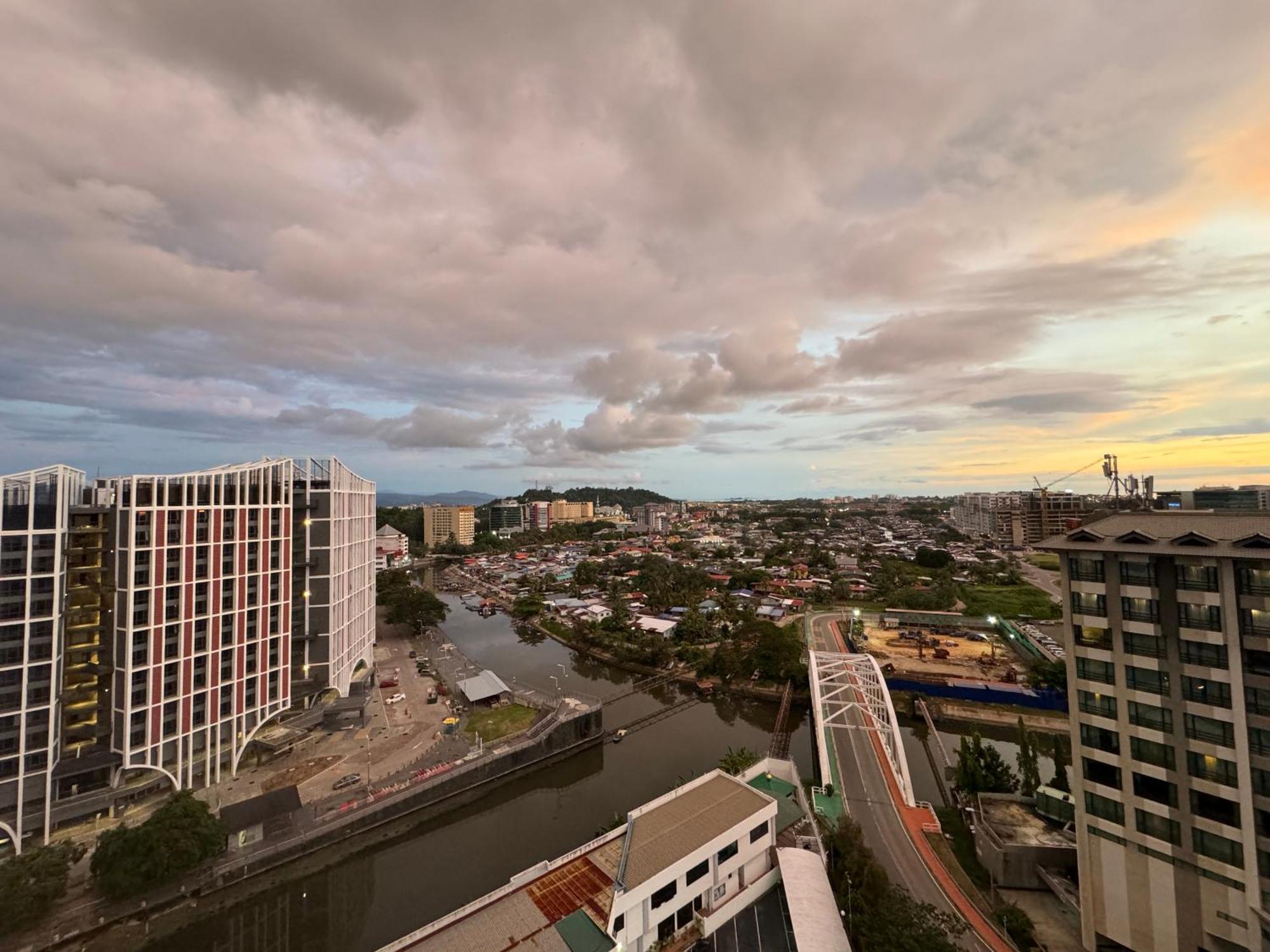 Riverside Opulent Nights At Sky Hotel Kota Kinabalu Luaran gambar