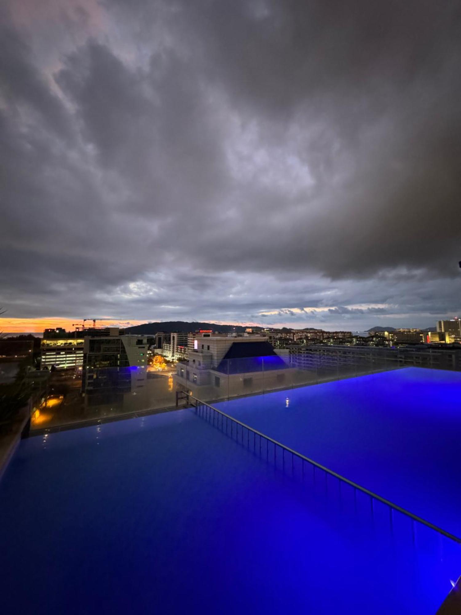 Riverside Opulent Nights At Sky Hotel Kota Kinabalu Luaran gambar