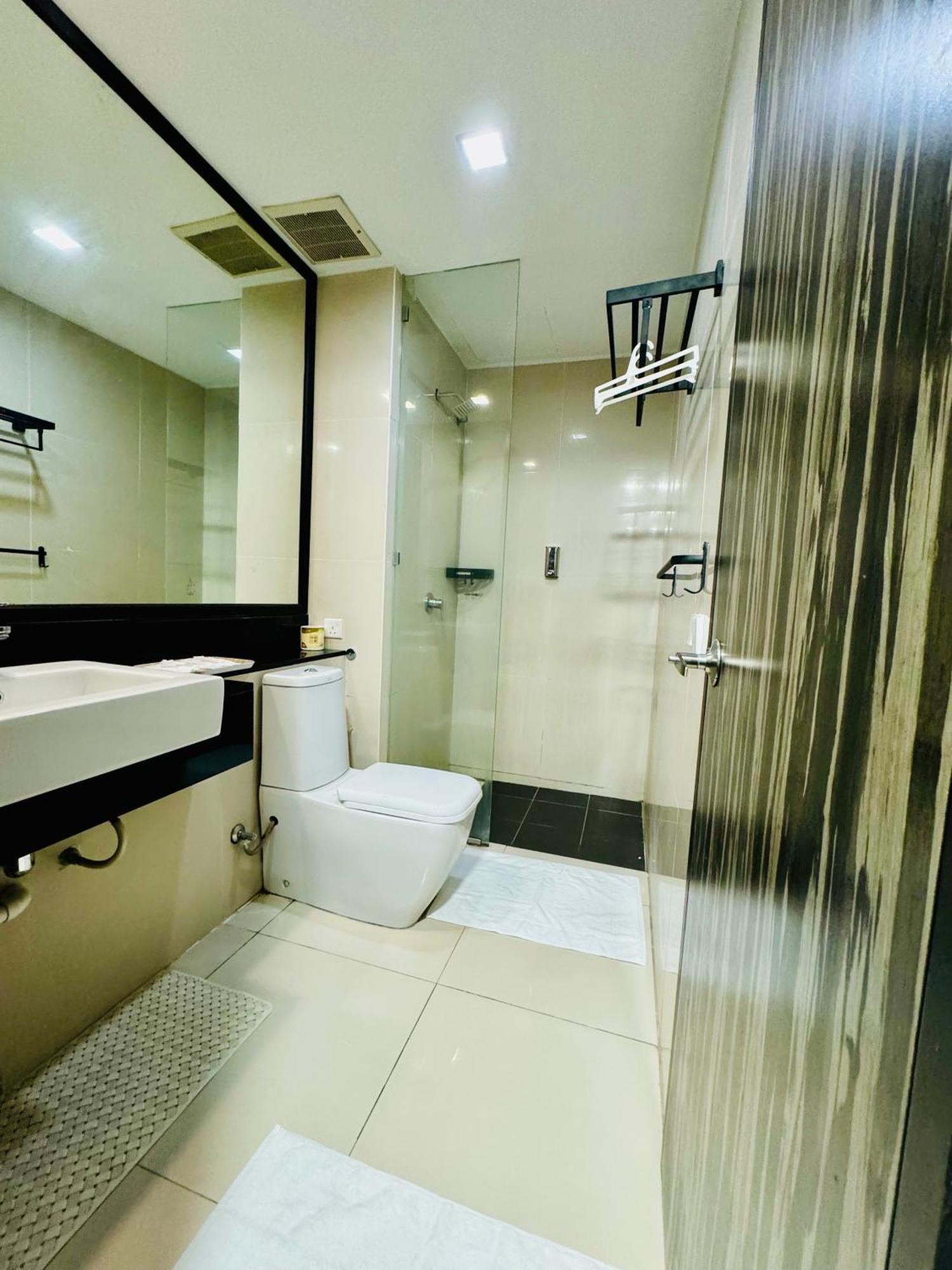 Riverside Opulent Nights At Sky Hotel Kota Kinabalu Luaran gambar